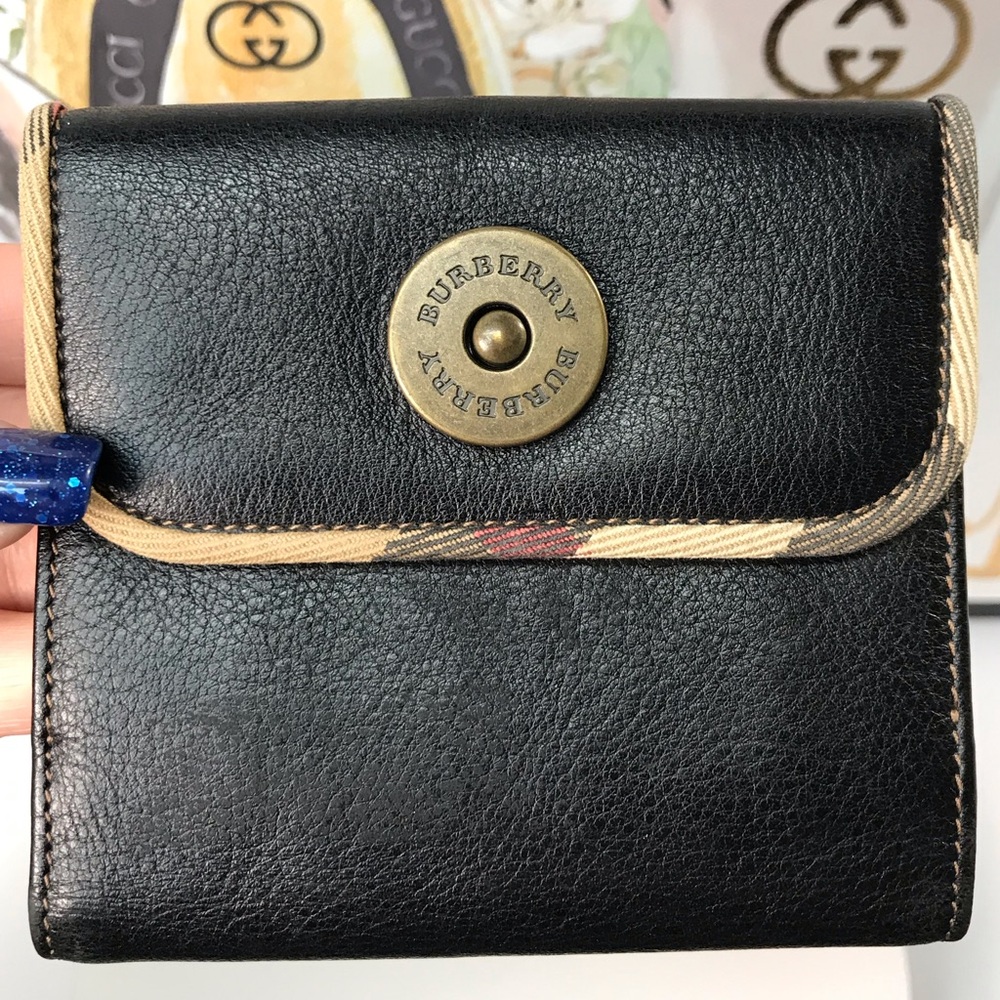 BURBERRY Signature Nova Check Trim Bifold Wallet 😍🔥 - Picture 8 of 17